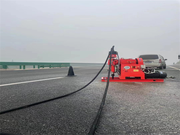 乌审马路路基路面开裂下沉注浆加固灌浆